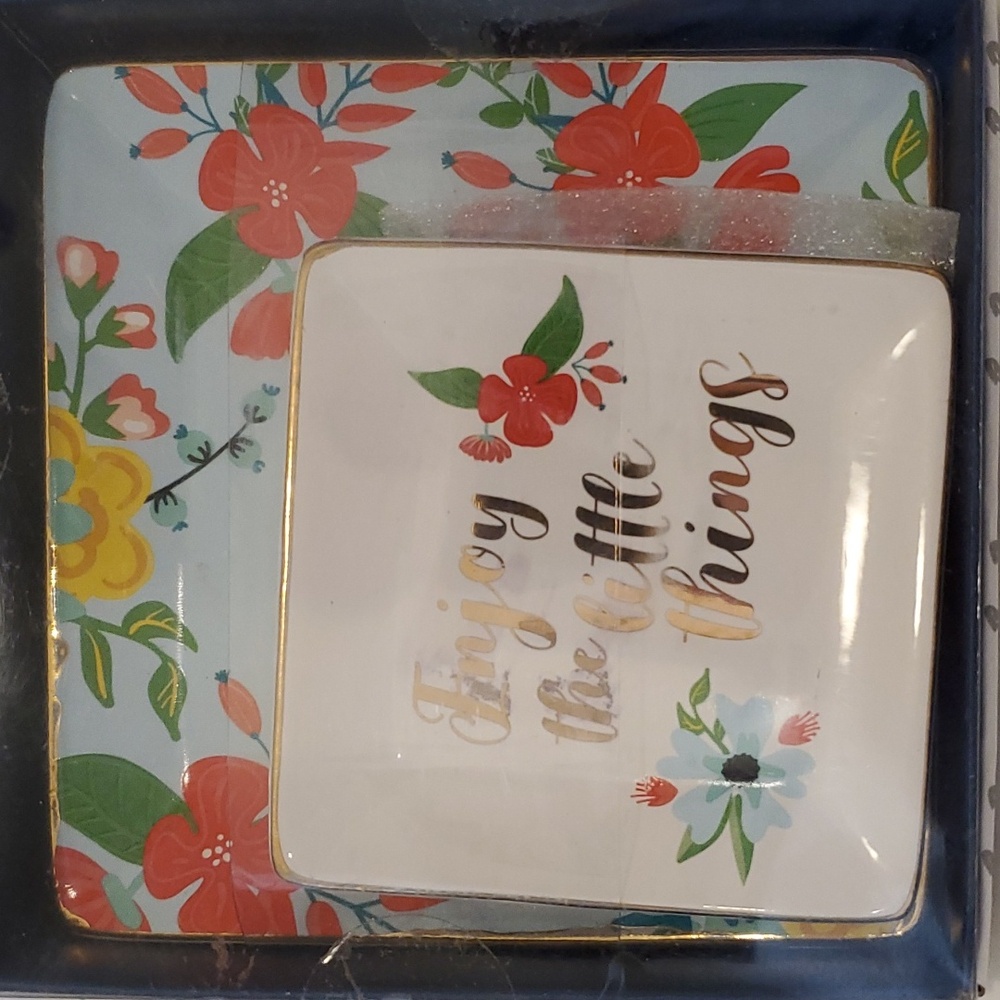 Enjoy The Little Things 2 Dishes